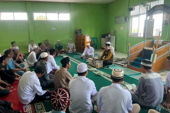 Perkuat Pembinaan Keagamaan, Warga Binaan Lapas Kotabaru Ikuti Arba Mustamir