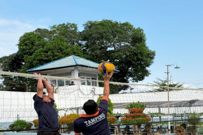 Junjung Sportivitas, Warga Binaan Lapas Kotabaru Ramaikan Lomba Voli HUT Ke-81 RI