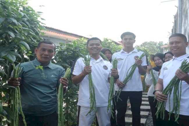 Rutan Marabahan Panen 31 Kg Kacang Panjang dan Terung, Bukti Sukses Pembinaan Warga Binaan