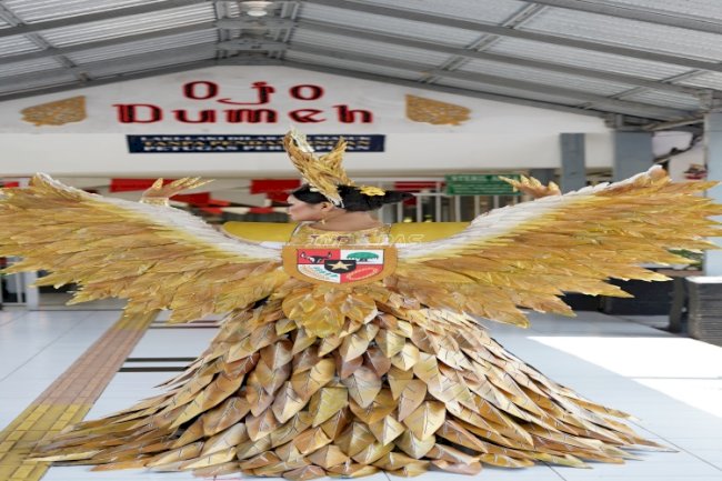 Warga Binaan Lapas Perempuan Malang Sulap Bahan Daur Ulang Jadi Busana Karnaval Kreatif