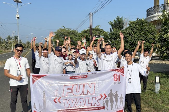 Semarak HUT Ke-81 RI, Kanwil Ditjenpas Sulbar Gelar Fun Walk dan Aksi Bersih