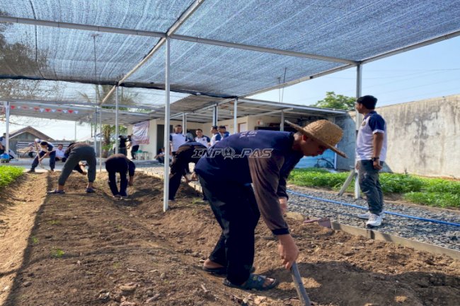 Anak Binaan LPKA Martapura Belajar Bertani untuk Bekal Kembali ke Masyarakat
