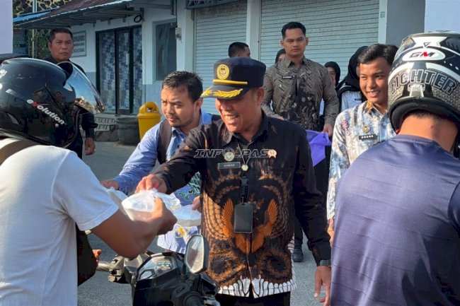 Jumat Berkah Lapas Kotabaru, Petugas Berbagi Kebahagiaan bersama Masyarakat