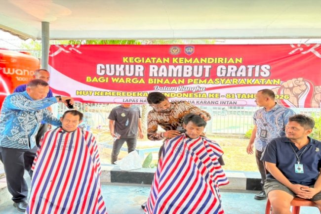 Sambut HUT Ke-81 RI, Lapas Narkotika Karang Intan Gelar Cukur Rambut Gratis bagi Warga Binaan