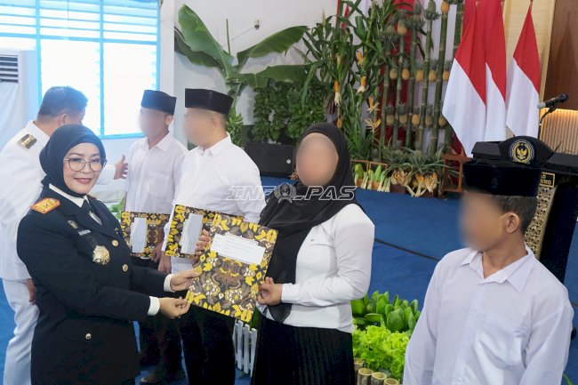 Kanwil Ditjenpas Babel Serahkan 1.806 Remisi dan PMP, 40 Warga Binaan Langsung Bebas