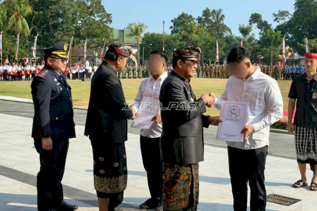 Remisi Kemerdekaan Antar Enam Warga Binaan Lapas Tabanan Kembali ke Keluarga