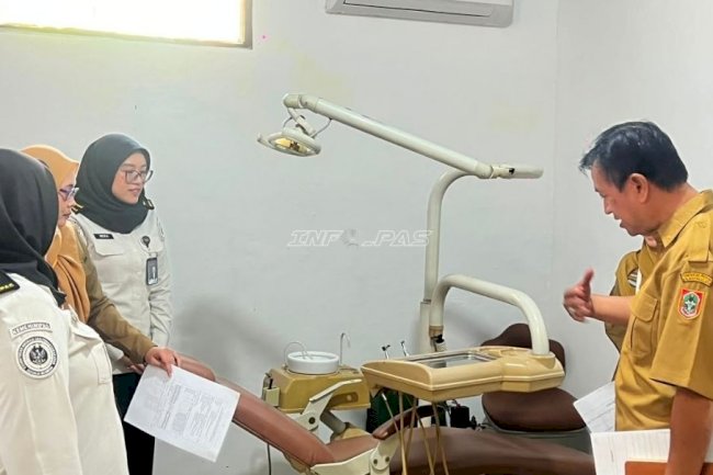 Visitasi Perizinan, Lapas Banjarmasin Pastikan Layanan Kesehatan Warga Binaan Sesuai Standar