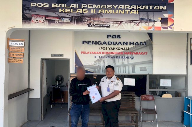 Serahkan Surat Pengakhiran Bimbingan, Bapas Amuntai Ingatkan Klien Jaga Perubahan Positif
