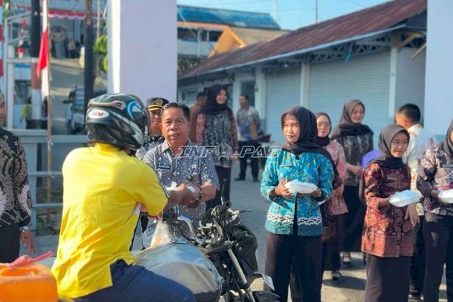 Jumat Berkah, Lapas Kotabaru Berbagi Paket Makanan kepada Masyarakat
