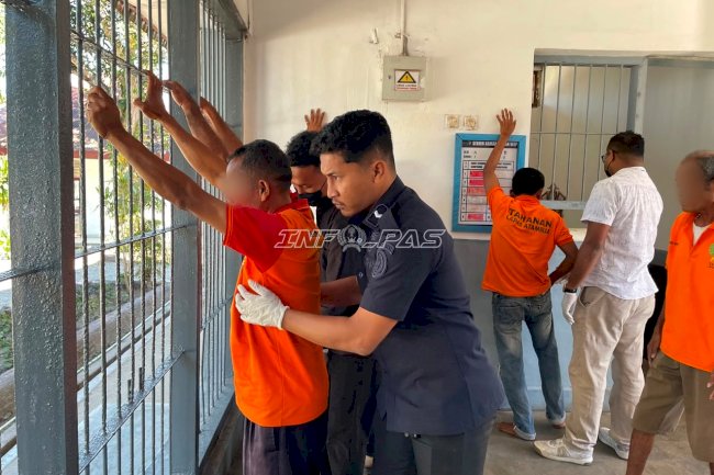 Lapas Atambua Gelar Penggeledahan Rutin dan Musnahkan Barang Temuan