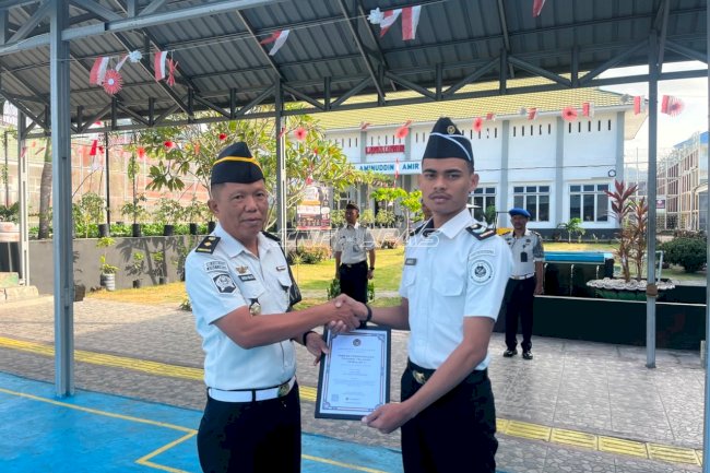 Apresiasi Kinerja, Lapas Luwuk Berikan Penghargaan Pegawai Teladan