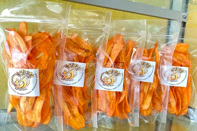 Lapas Tual Dorong Warga Binaan Produktif melalui UMKM Keripik Pisang