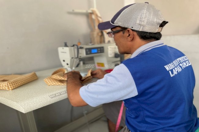 Lapas Tanjung Dorong Kreativitas Warga Binaan melalui Produksi Kerajinan Tas D'Payau