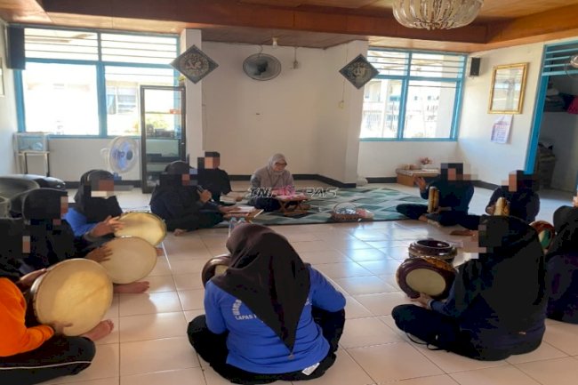 Sambut Maulid Nabi, Warga Binaan Lapas Perempuan Martapura Antusias Latihan Seni Habsyi