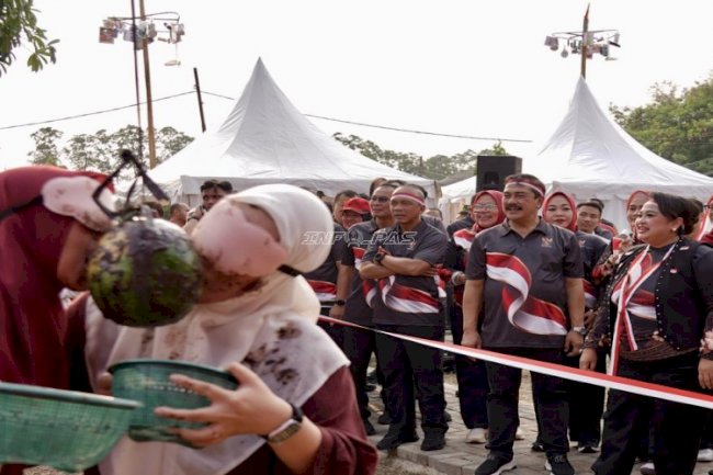 Penuh Semangat Kebersamaan, Kemenimipas Rayakan HUT Ke-81 RI lewat Lomba Tradisional dan Pasar Rakyat