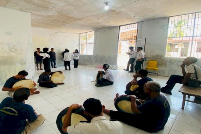 Lestarikan Budaya Lokal, Peserta Magang Lapas Geser Latih Warga Binaan Tari Sawat dan Musik Tradisional