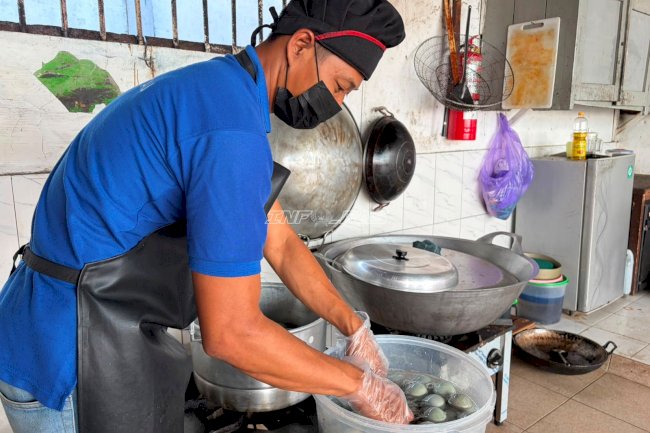 Tinggi Peminat, Rutan Rantau Kembali Produksi Telur Asin RuRa 