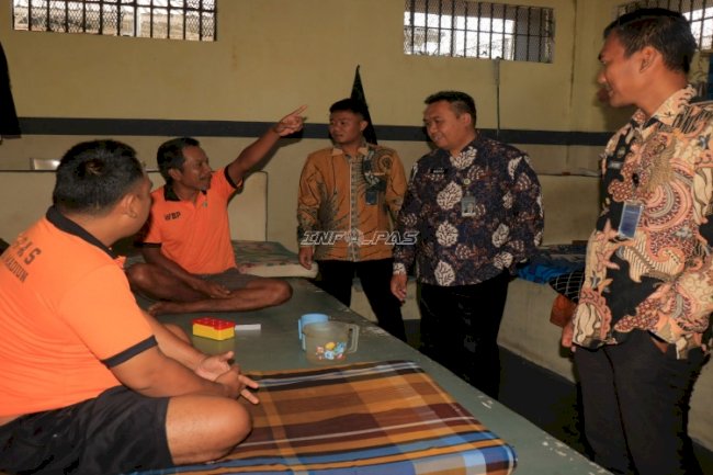 Petugas Lapas Pemuda Madiun Sapa dan Pastikan Kondisi Warga Binaan