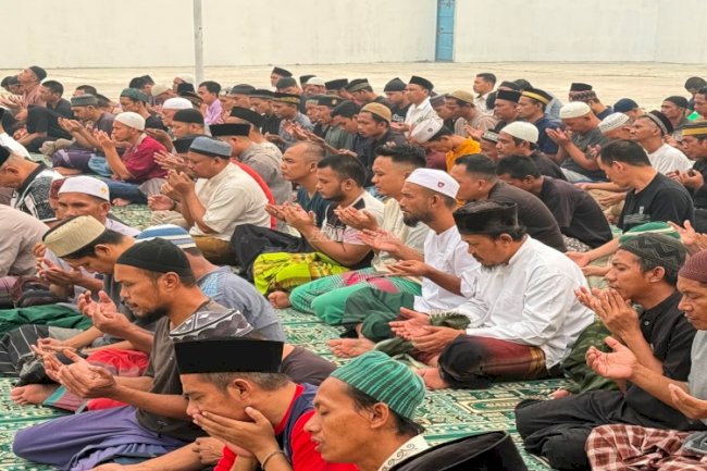 Petugas dan Warga Binaan Rutan Mempawah Haturkan Doa lewat Salat Istisqa