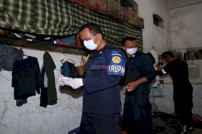 Wujudkan Lapas Kondusif, Lapas Mojokerto Perkuat Pengamanan lewat Razia Insidentil