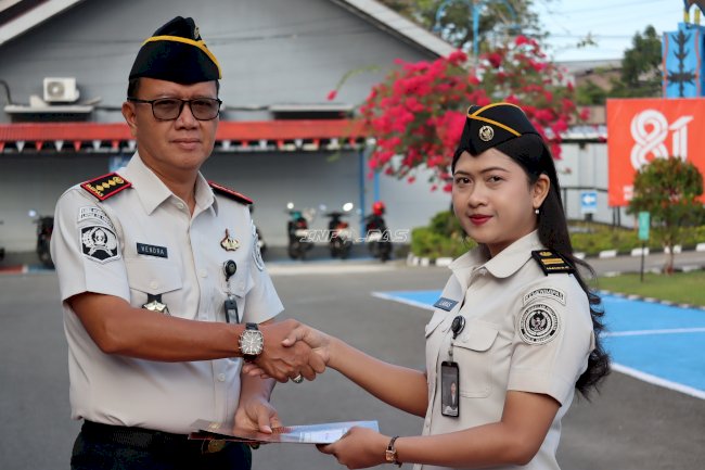 Apresiasi Dedikasi dan Kinerja, Lapas Ambon Beri Penghargaan Pegawai Teladan Periode Agustus