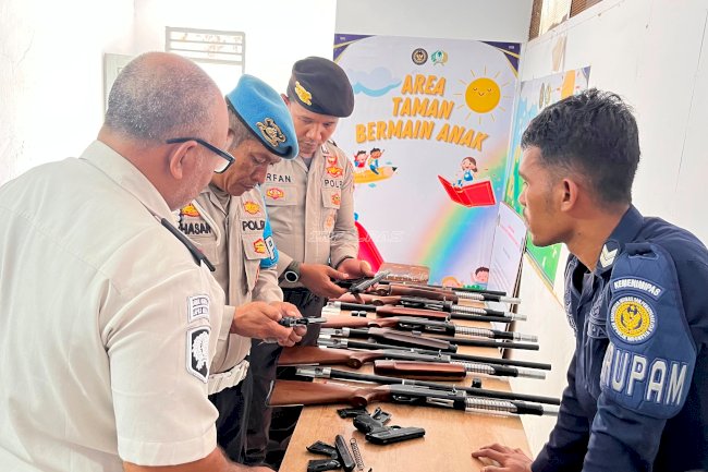 Lapas Bandanaira dan Polsek Banda Bersinergi Rawat Senjata Api