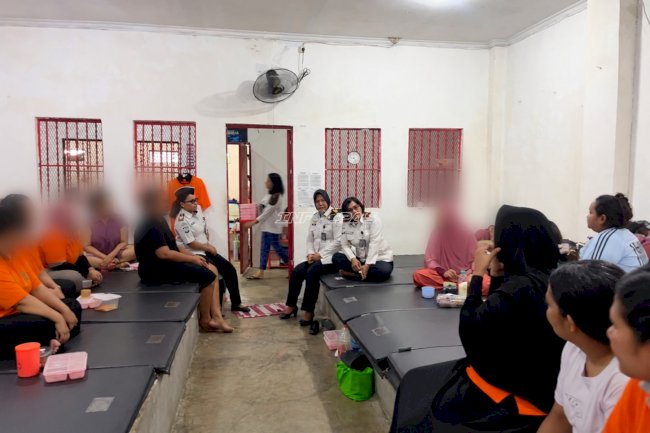 Sesi Bacarita di Blok Hunian, Kalapas Perempuan Ambon Dekatkan Diri dengan Warga Binaan
