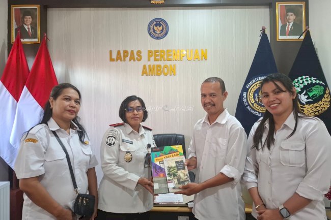 Dukung Pembinaan Warga Binaan, Lapas Perempuan Ambon Terima 300 Buku dari Dispusip Maluku