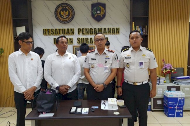 Dua Paket Sabu di Lapisan Tas, Petugas Rutan Surabaya Gagalkan Penyelundupan Ketiga Bulan Ini