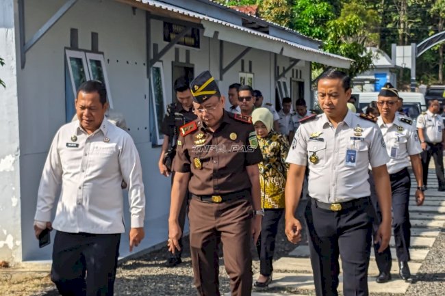 Kakanwil Ditjenpas Jateng Dampingi Kajati Tinjau Pembinaan Warga Binaan di Nusakambangan