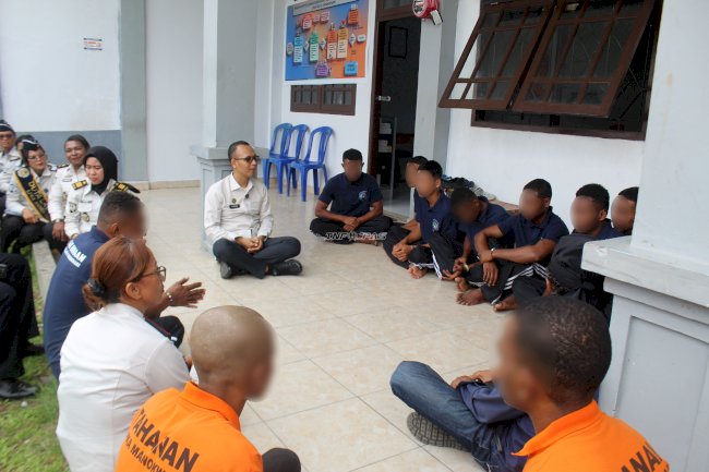 LPKA Manokwari Perkuat Pembinaan dan Pemenuhan Hak Anak Binaan melalui Kunjungan Stafsus Menimipas