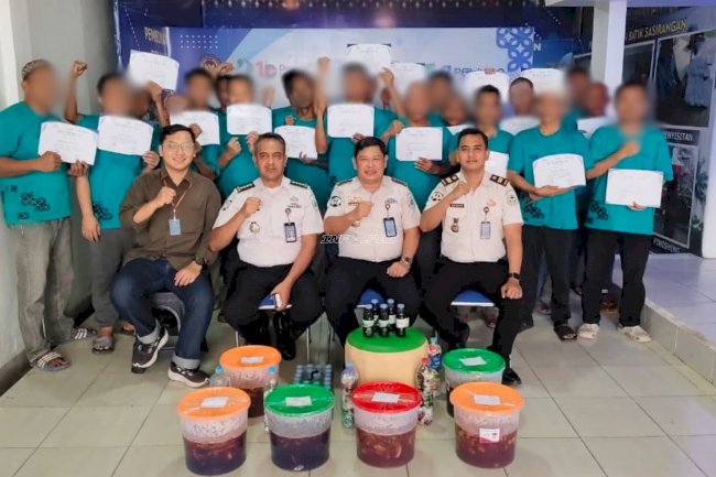 25 Warga Binaan Lapas Banjarmasin Terima Sertifikat Pelatihan Olah Sampah