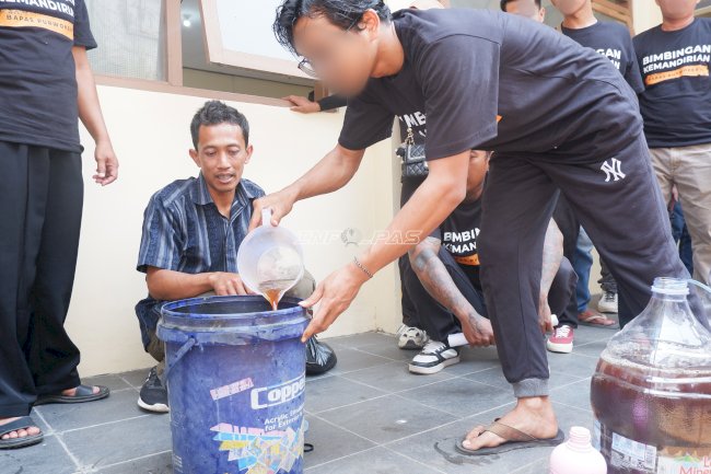 Buka Peluang Usaha Baru, Bapas Purwokerto Latih Klien Budi Daya Lele