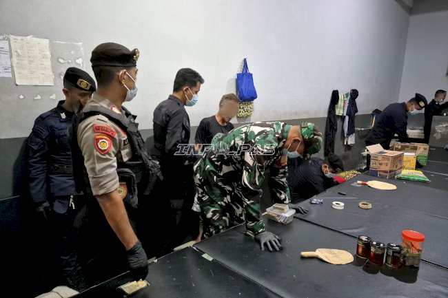 Pastikan Bebas Halinar, Rutan Donggala Bersama APH Gelar Razia Gabungan