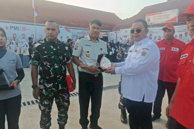 Kanwil Ditjenpas Sultra Terima Penghargaan Mitra Program Kemanusiaan HUT Ke-81 PMI