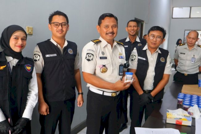 Sebanyak 51 Petugas Kanwil Ditjenpas Kalsel Dites Urine, Perkuat Deteksi Dini dan Integritas ASN