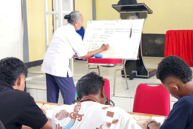 Lapas Tual Gandeng SKB Maluku Tenggara Gelar Pendidikan Kesetaraan bagi Warga Binaan