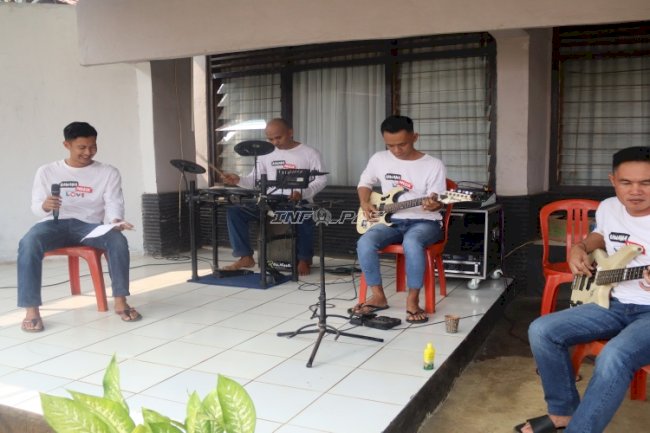Rawana Band Warga Binaan Rutan Pelaihari Hadirkan Musik di Tengah Layanan Kunjungan