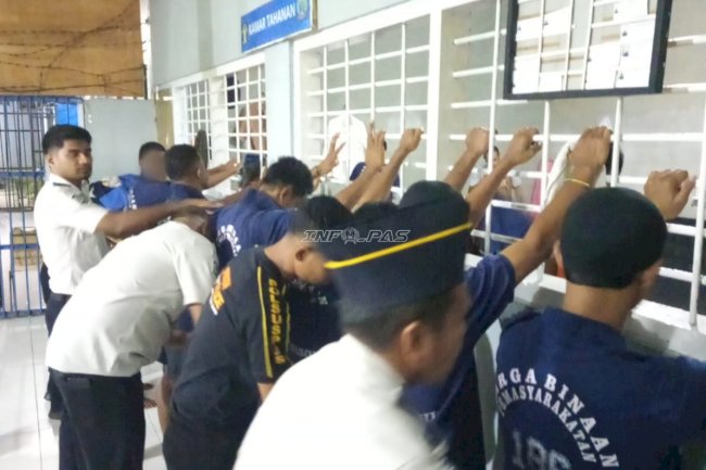 Cegah Gangguan Kamtib dan Halinar, Rutan Masohi Gelar Penggeledahan Insidentil