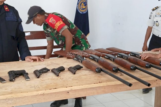Jaga Kesiapsiagaan, Lapas Geser Gandeng Koramil Lakukan Perawatan Senjata Dinas