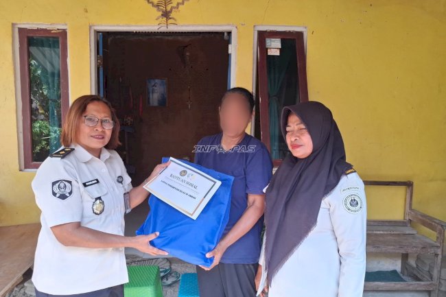 Lapas Perempuan Ambon Salurkan Bansos bagi Masyarakat Desa Negeri Lama dan Negeri Passo