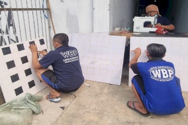Keterampilan Jadi Bekal, Warga Binaan Lapas Narkotika Karang Intan Tekuni Mebel dan Manufaktur