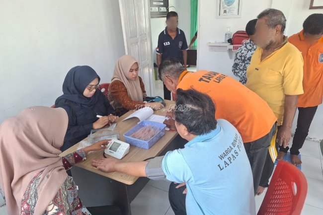 Lewat Jumpa Kesan, Lapas Piru Periksa Kesehatan Warga Binaan Lansia dan Disabilitas