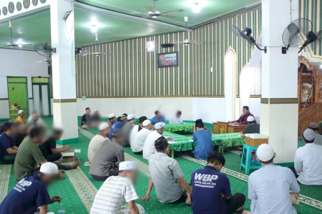 Kajian Islam Senin Pagi, Warga Binaan Lapas Banjarmasin Dalami Makna Rida Allah