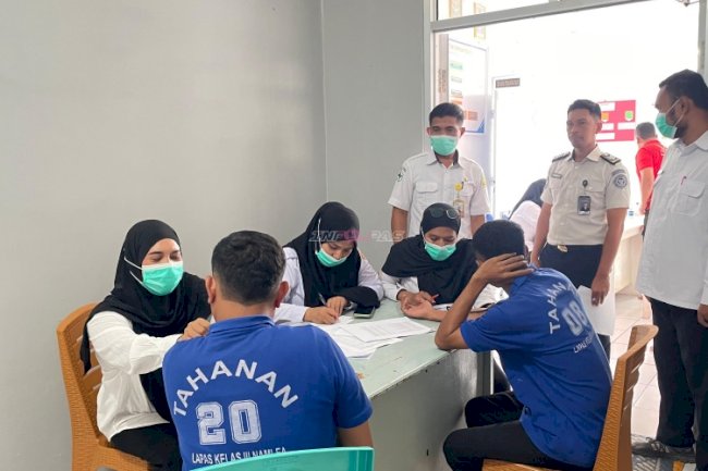 Proteksi Kesehatan Warga Binaan, Lapas Namlea dan Puskesmas Sawa Gelar CKG dan Skrining Penyakit Menular
