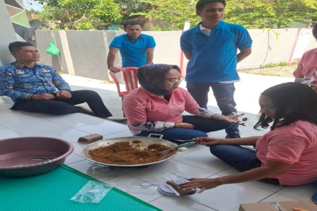 Bekali Klien dengan Keterampilan, Bapas Ambon Gelar Pelatihan Pembuatan Abon Ikan