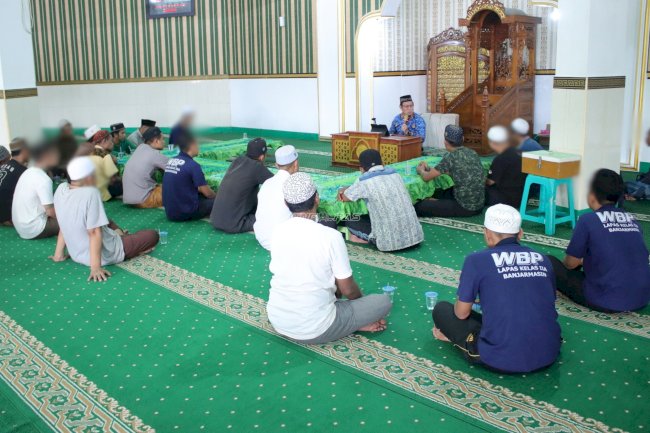 Dalami Keutamaan Amal Saleh, Warga Binaan Lapas Banjarmasin Ikuti Majelis Ta’lim