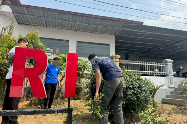 Pegawai dan Warga Binaan Gotong Royong Bersihkan Halaman Rutan Kendari