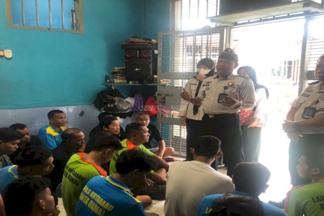 Pantau Langsung Kondisi Blok B, Lapas Kotabaru Perkuat Keamanan dan Kepedulian kepada Warga Binaan