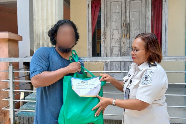 Berkelanjutan dan Tepat Sasaran, Lapas Perempuan Ambon Kembali Salurkan Bantuan Sosial